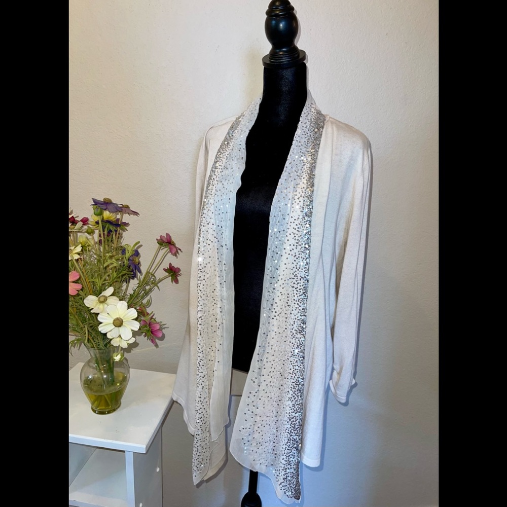 🤍💎White House Black Market- Cardigan with a Chiffon and Sequined Lapel 💎🤍
